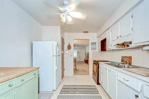 5150 10th Avenue N St Petersburg FL 33710