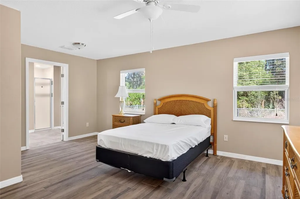 201 N West Street Interlachen FL 32148