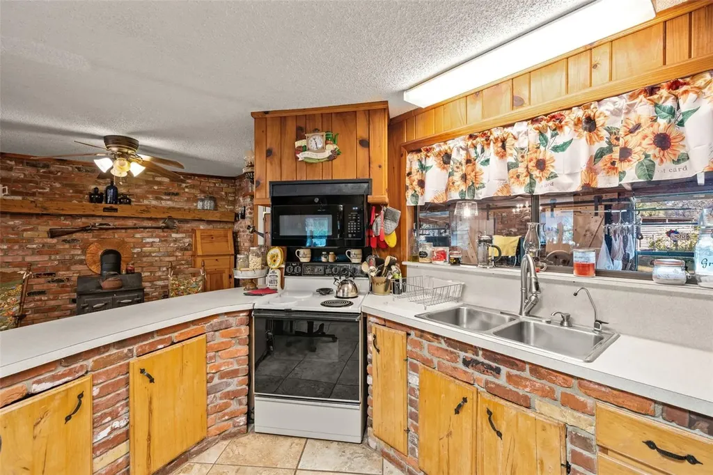 9615 Eden Avenue Hudson FL 34667