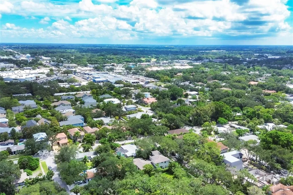 3837 Camino Real Sarasota FL 34239