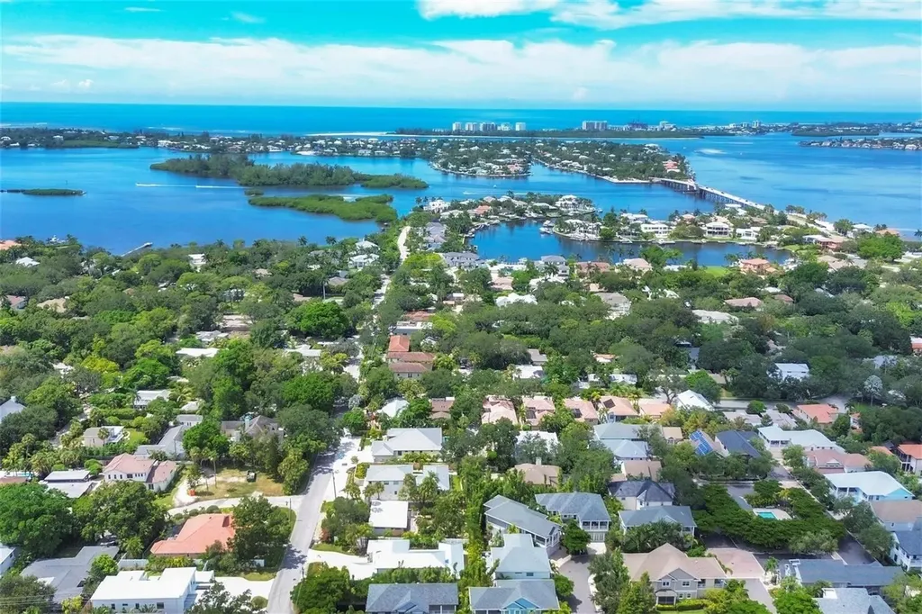 3837 Camino Real Sarasota FL 34239