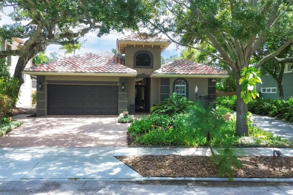3837 Camino Real Sarasota FL 34239