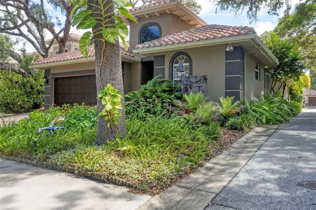 3837 Camino Real Sarasota FL 34239