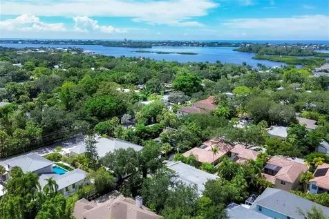 3837 Camino Real Sarasota FL 34239