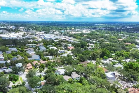 3837 Camino Real Sarasota FL 34239