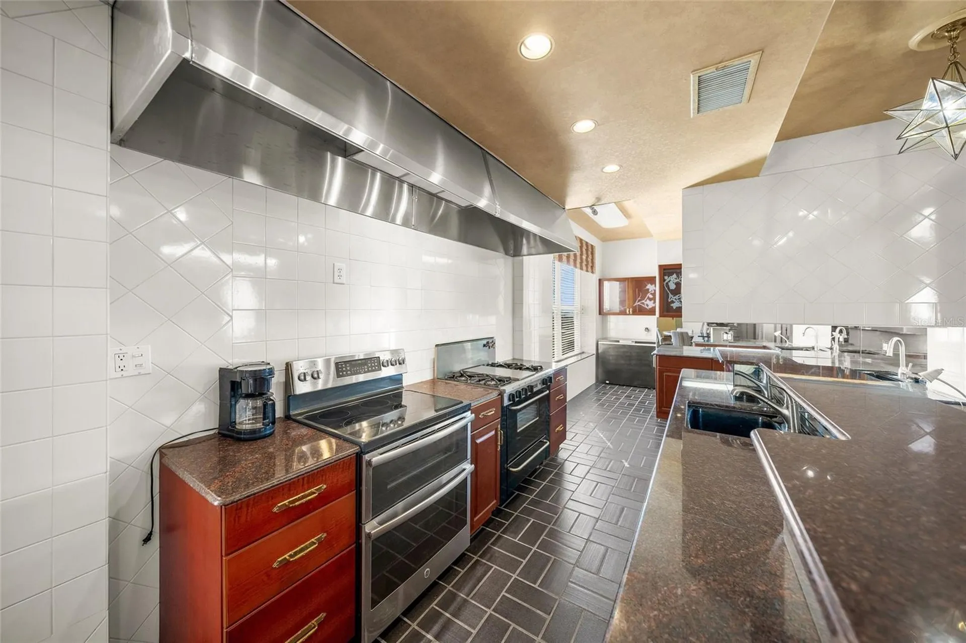 1330 Main Street Sarasota FL 34236