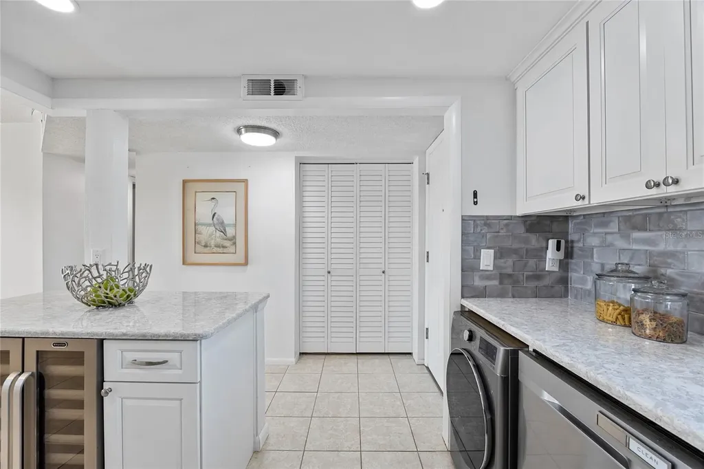 4775 Cove Circle St Petersburg FL 33708