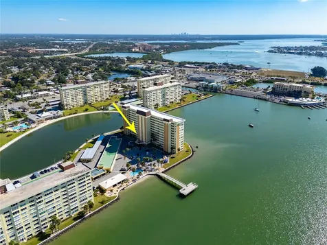 4775 Cove Circle St Petersburg FL 33708