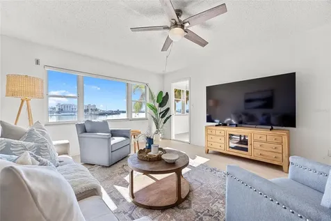 4775 Cove Circle St Petersburg FL 33708