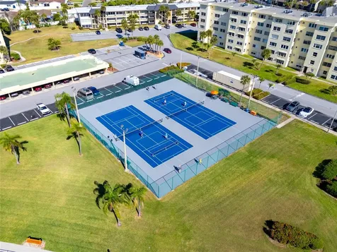 4775 Cove Circle St Petersburg FL 33708