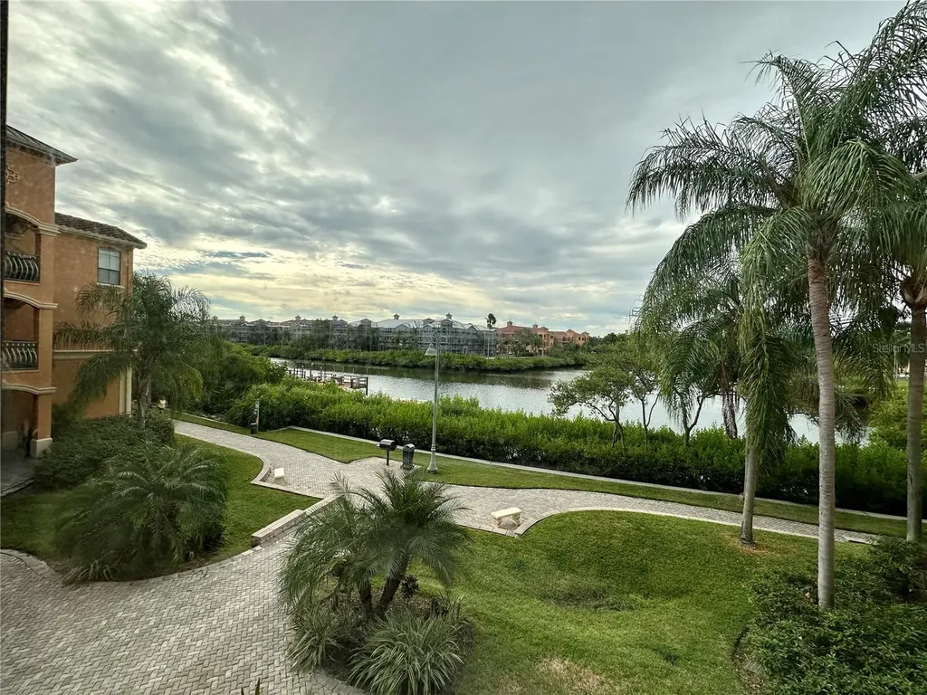 2717 Via Cipriani Clearwater FL 33764