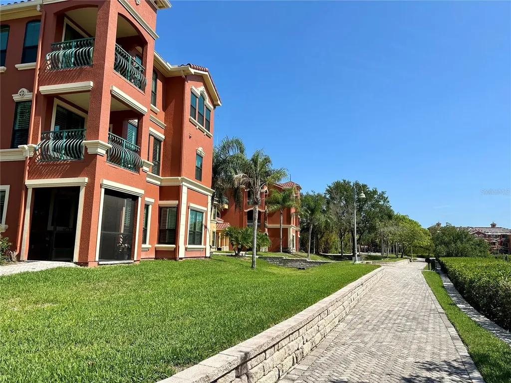 2717 Via Cipriani Clearwater FL 33764