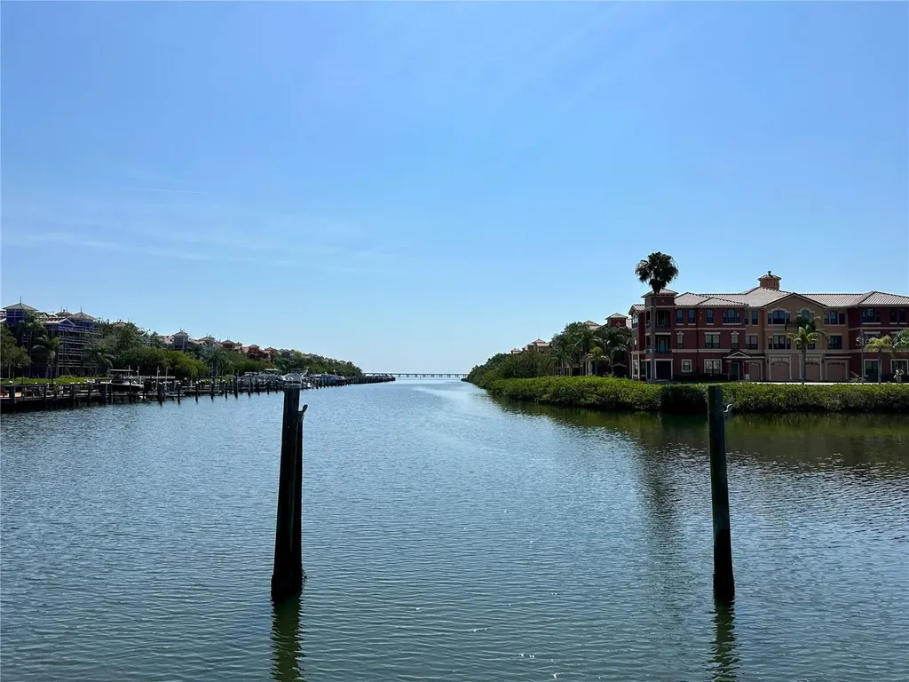 2717 Via Cipriani Clearwater FL 33764