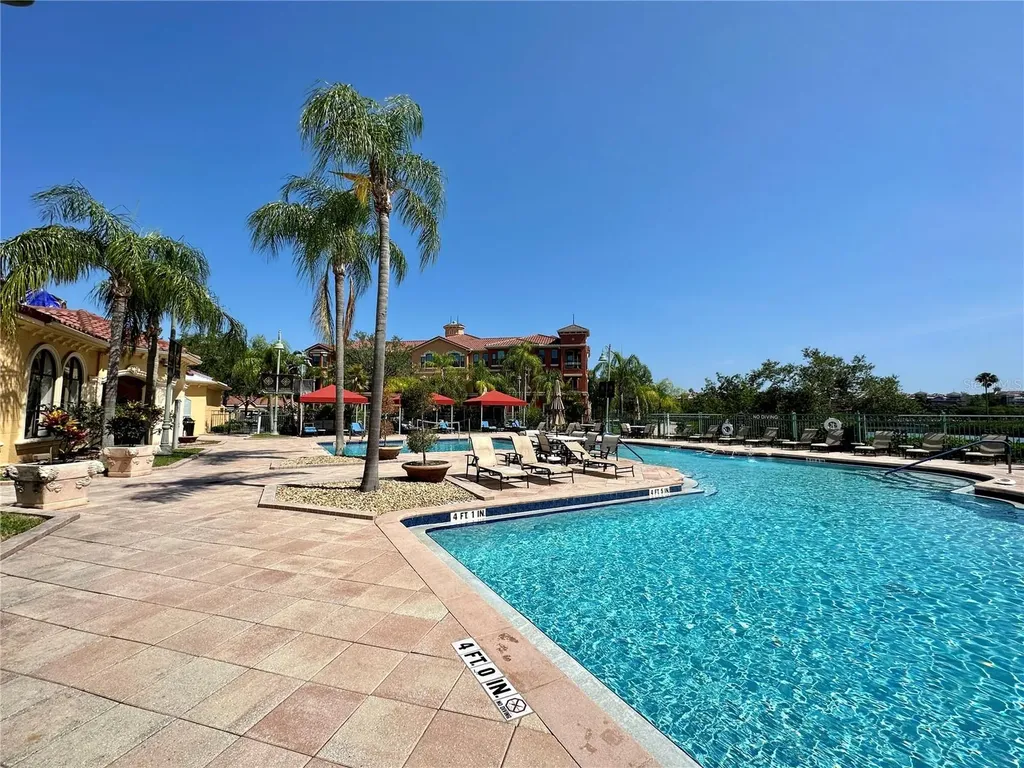 2717 Via Cipriani Clearwater FL 33764