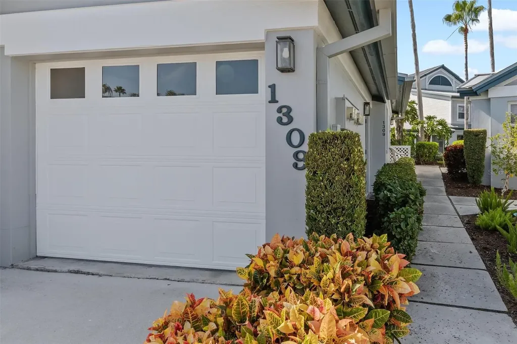 1309 Siesta Bayside Drive Sarasota FL 34242