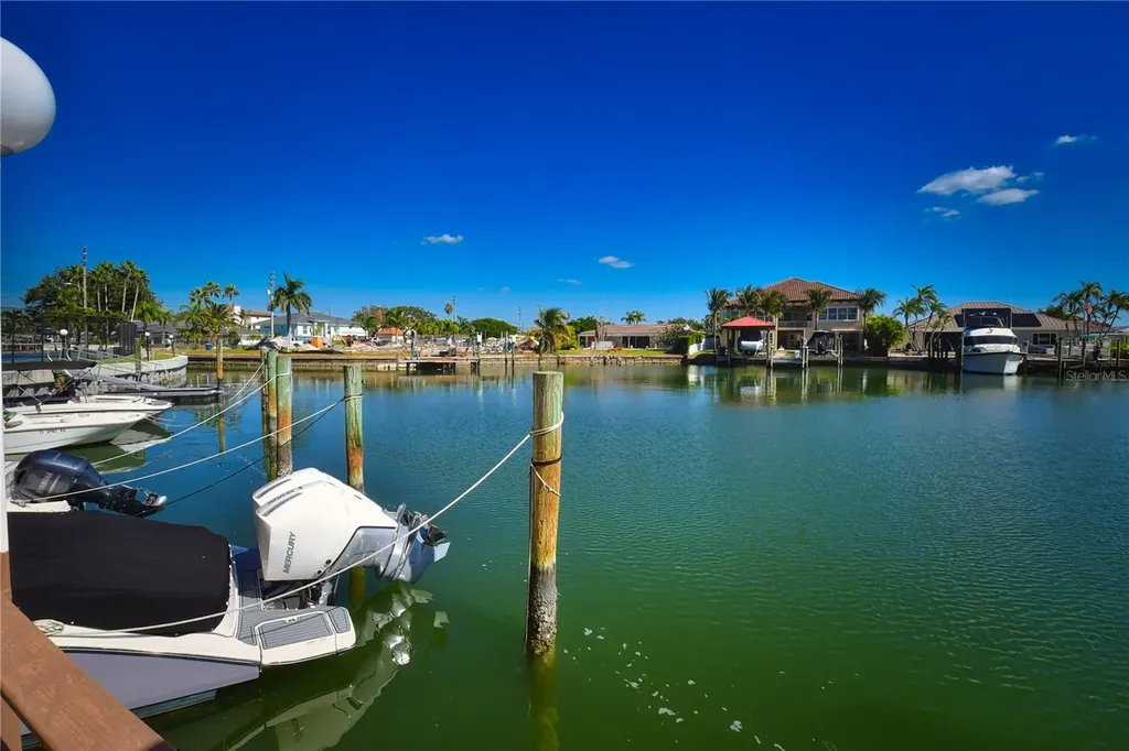 51 Island Way Clearwater FL 33767