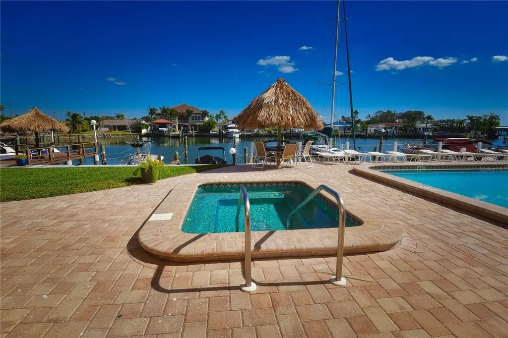 51 Island Way Clearwater FL 33767