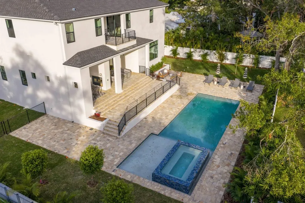 4624 W San Jose Street Tampa FL 33629