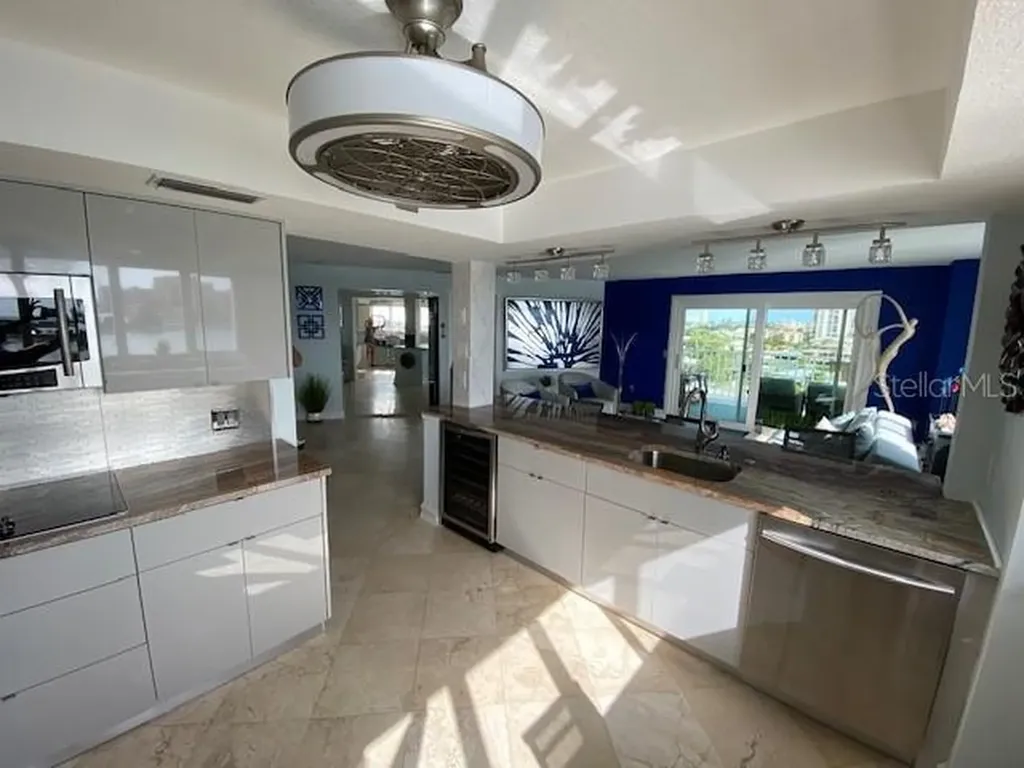 610 Island Way Clearwater Beach FL 33767