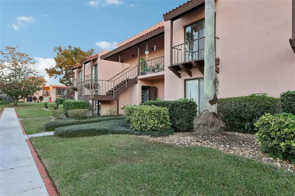 202 La Casa Lake Wales FL 33898