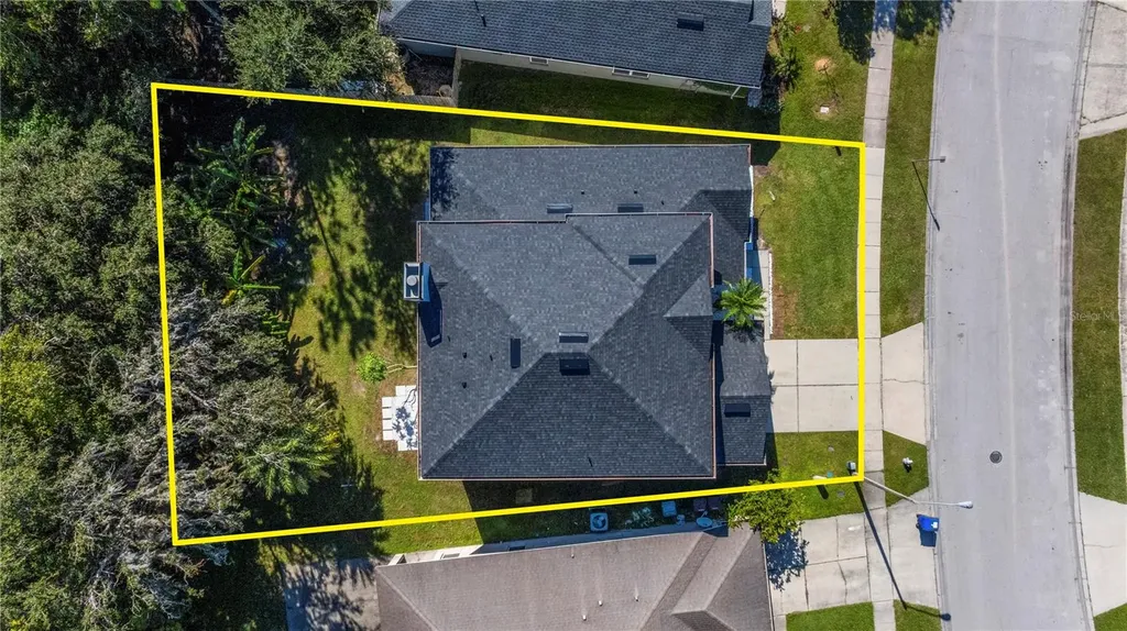 2165 The Oaks Boulevard Kissimmee FL 34746