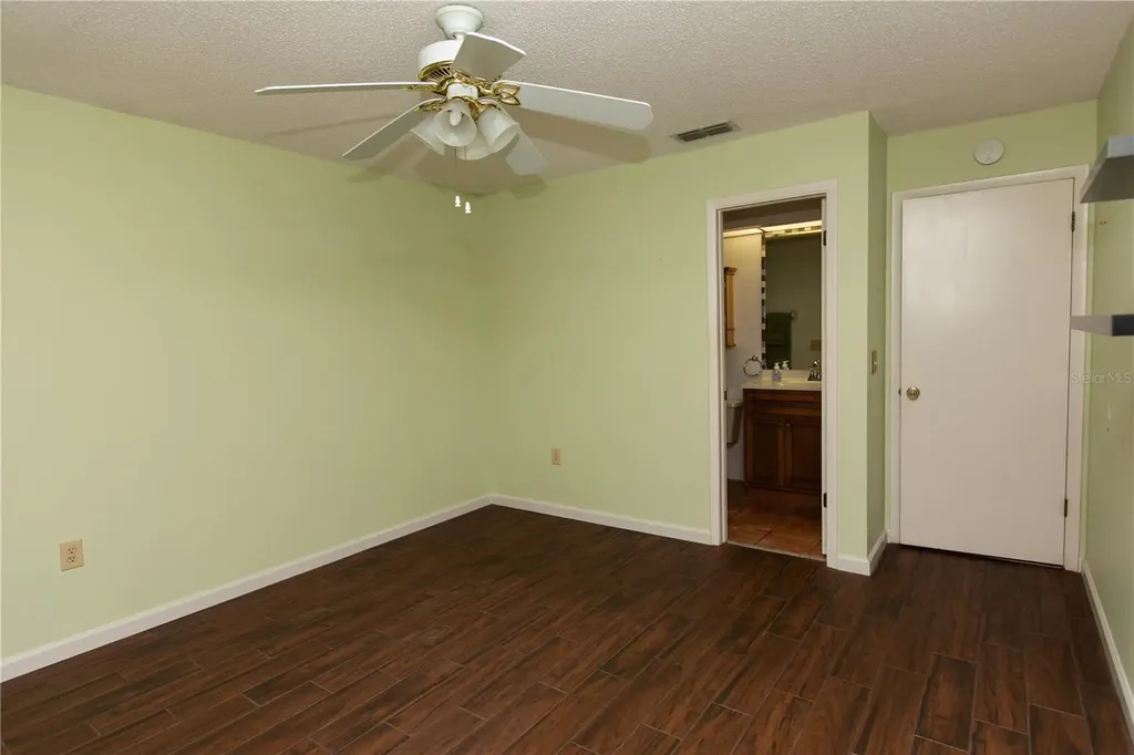9410 Nakoma Way Weeki Wachee FL 34613