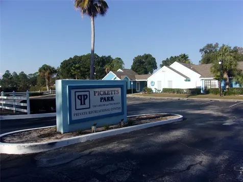 9410 Nakoma Way Weeki Wachee FL 34613
