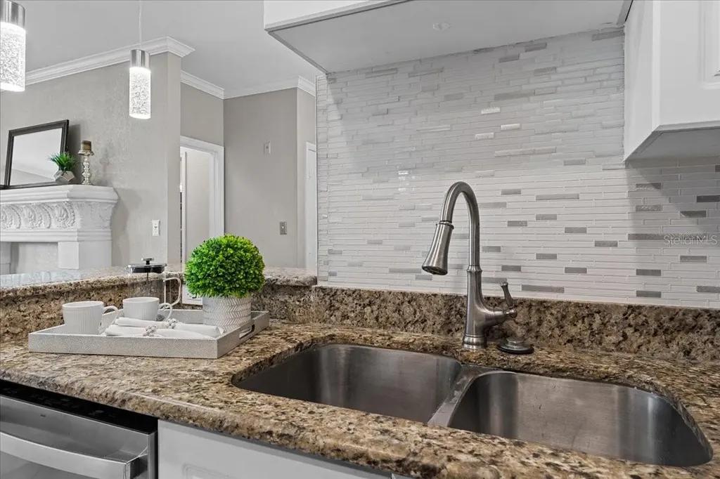 2747 Via Capri Clearwater FL 33764