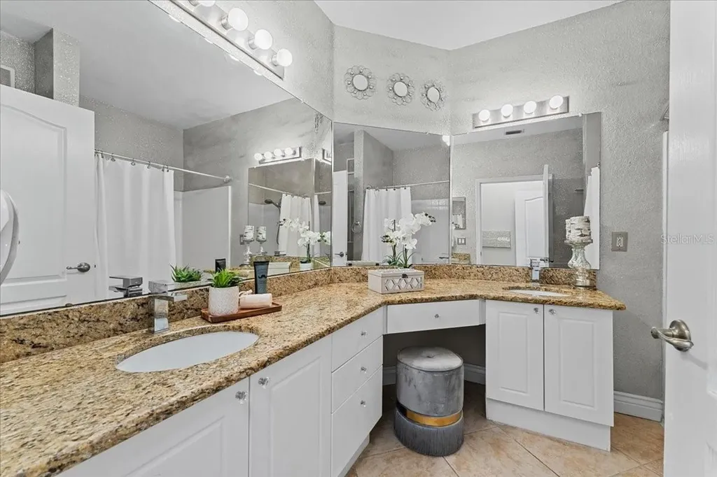 2747 Via Capri Clearwater FL 33764