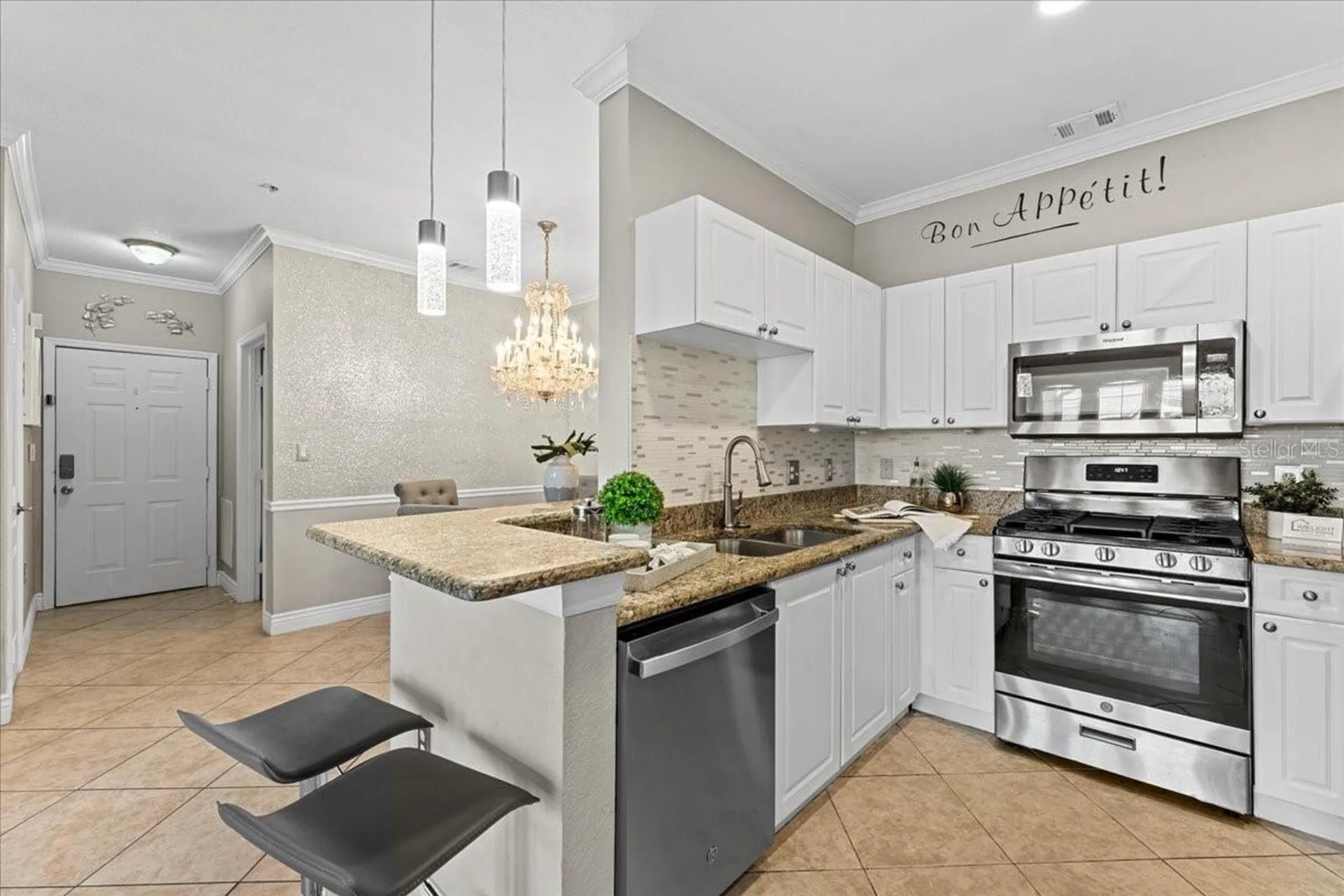 2747 Via Capri Clearwater FL 33764