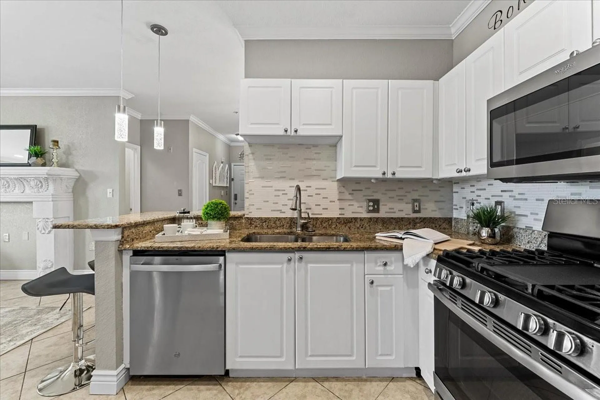 2747 Via Capri Clearwater FL 33764