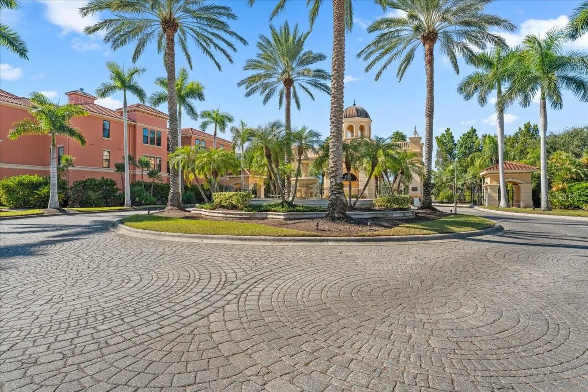 2747 Via Capri Clearwater FL 33764