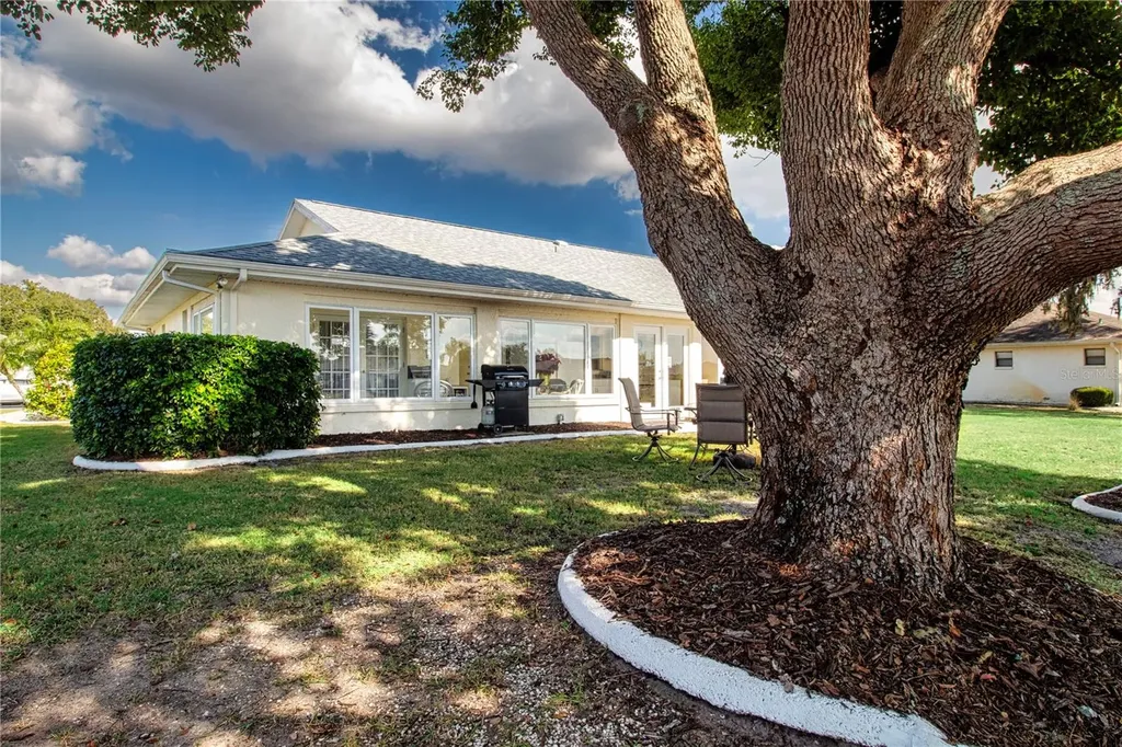 2016 E View Drive Sun City Center FL 33573