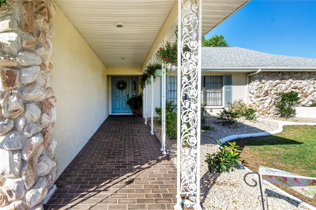 2016 E View Drive Sun City Center FL 33573