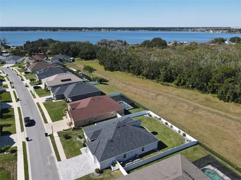 319 Travelers Creek Drive Auburndale FL 33823