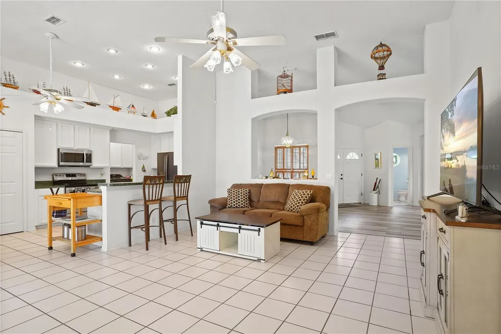 468 Alinole Loop Lake Mary FL 32746