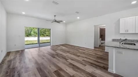 40407 W 8th Avenue Umatilla FL 32784