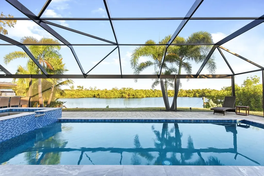 300 E Bay Heights Avenue Englewood FL 34223