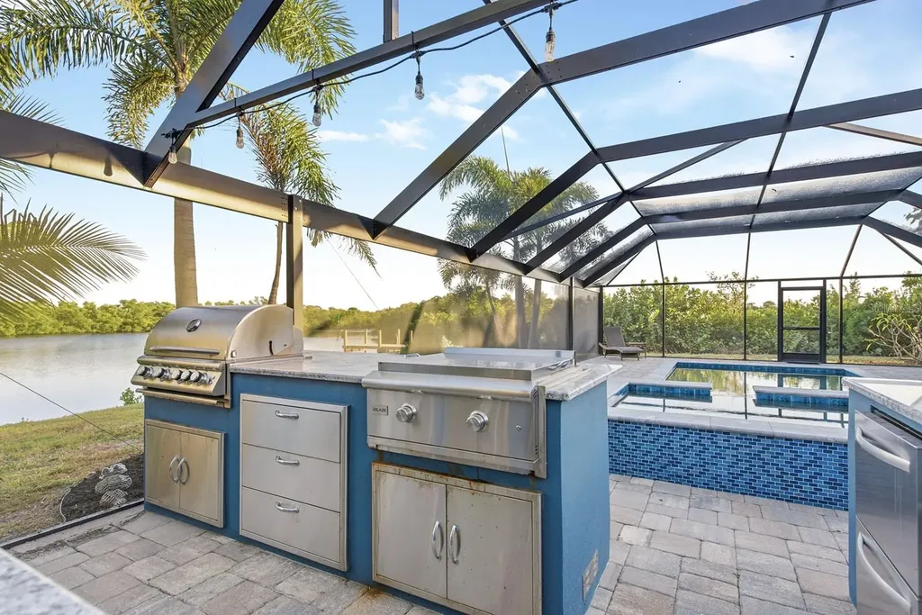300 E Bay Heights Avenue Englewood FL 34223