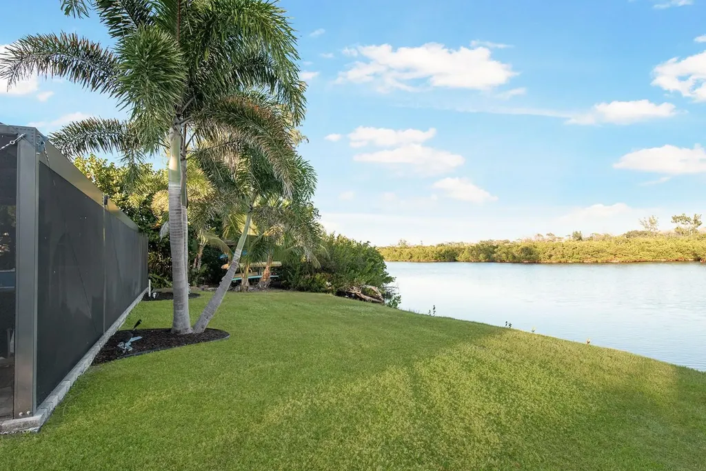 300 E Bay Heights Avenue Englewood FL 34223