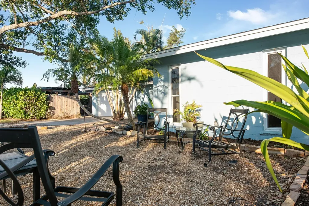 300 E Bay Heights Avenue Englewood FL 34223