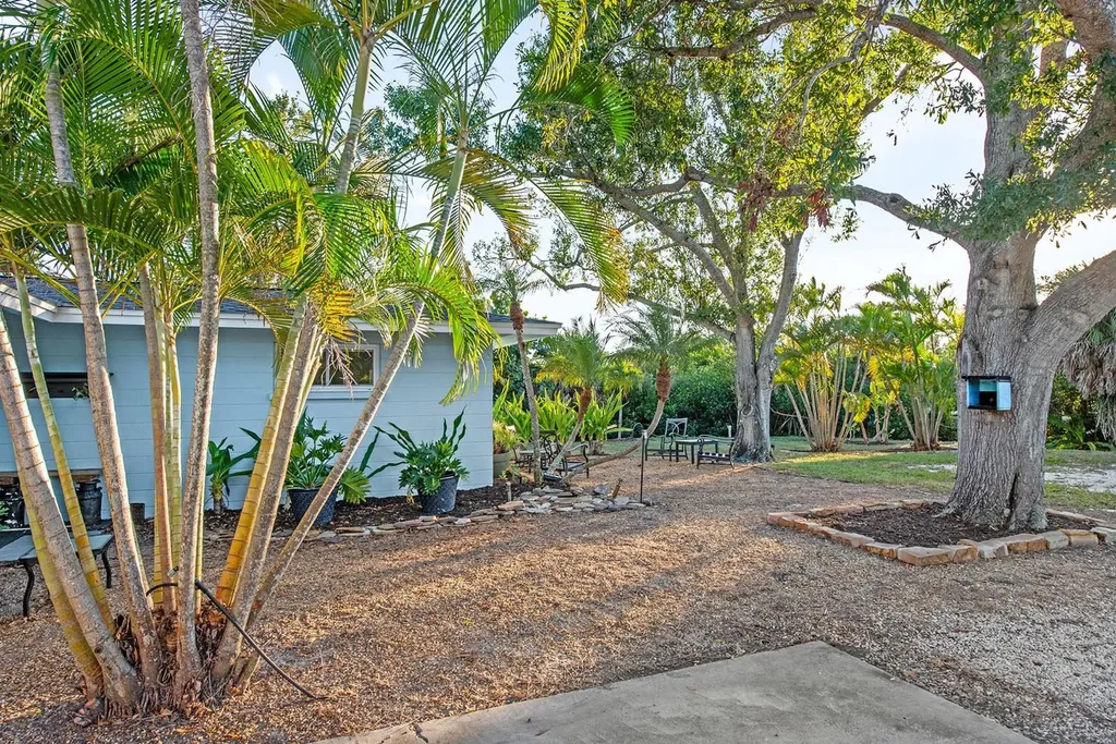 300 E Bay Heights Avenue Englewood FL 34223