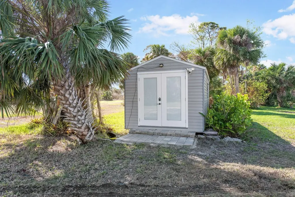 300 E Bay Heights Avenue Englewood FL 34223