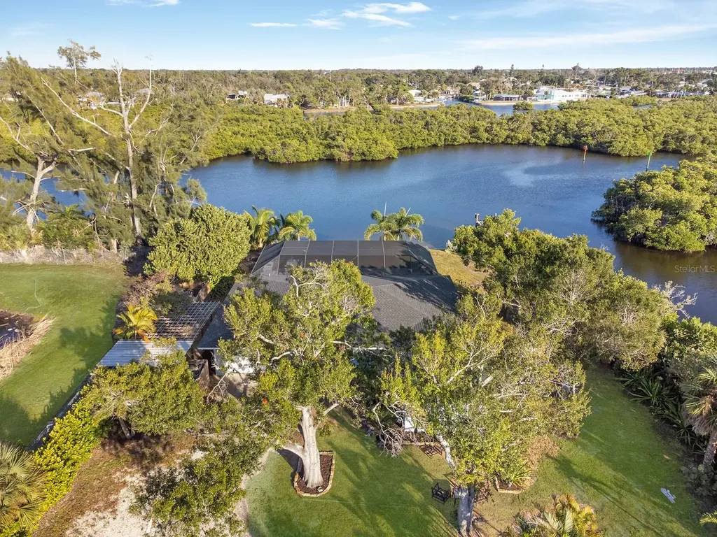 300 E Bay Heights Avenue Englewood FL 34223