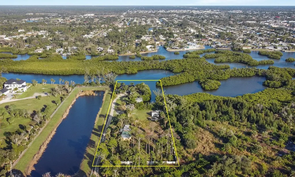 300 E Bay Heights Avenue Englewood FL 34223