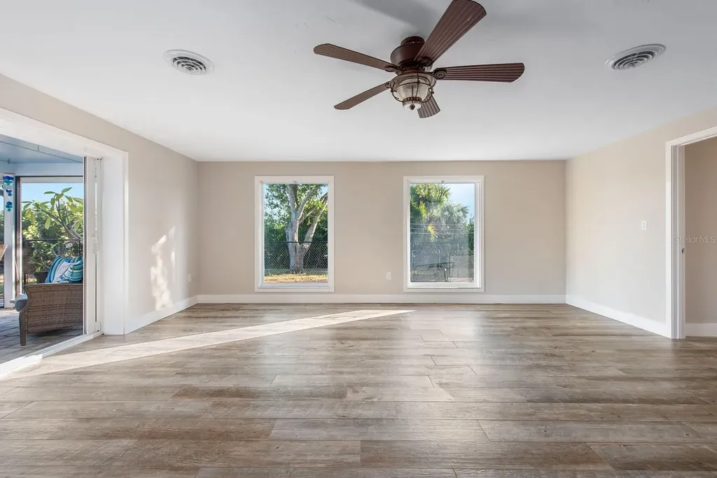 300 E Bay Heights Avenue Englewood FL 34223