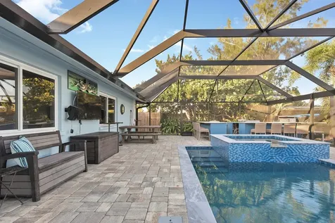 300 E Bay Heights Avenue Englewood FL 34223