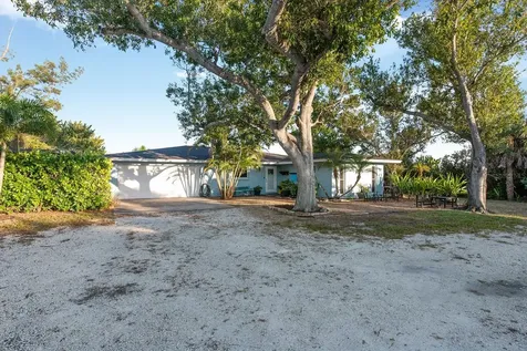 300 E Bay Heights Avenue Englewood FL 34223