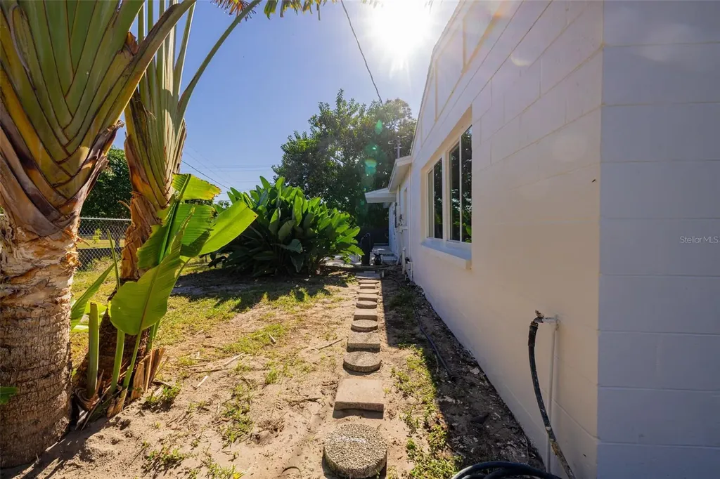 204 Alabama Court Lehigh Acres FL 33936