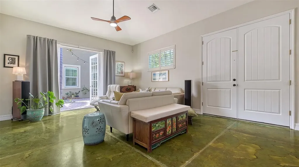 640 N Osprey Avenue Sarasota FL 34236